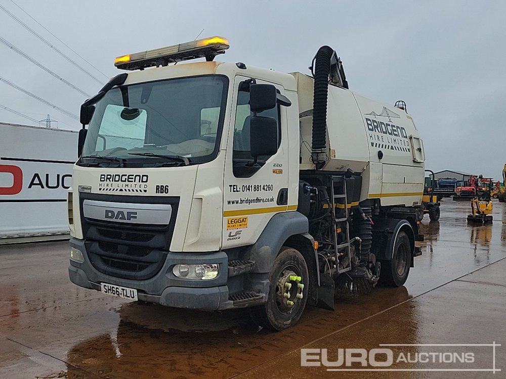 2016 DAF LF 220 - Balayeuse de voirie: photos 1 2016 DAF LF 220 - Balayeuse de voirie: photos 1