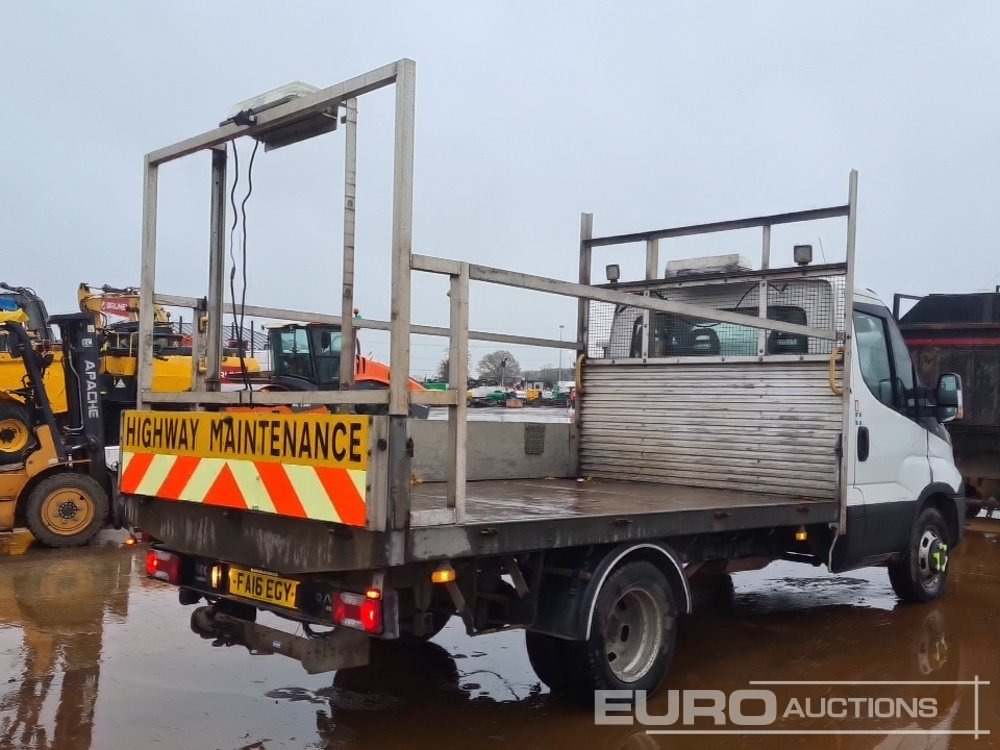 2016 Iveco Daily 35C13 - Utilitaire plateau: photos 5 2016 Iveco Daily 35C13 - Utilitaire plateau: photos 5