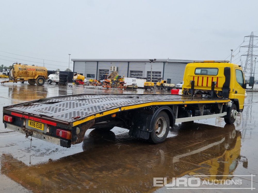 2016 Mitsubishi Fuso 7C18 - Camion plateau: photos 5 2016 Mitsubishi Fuso 7C18 - Camion plateau: photos 5