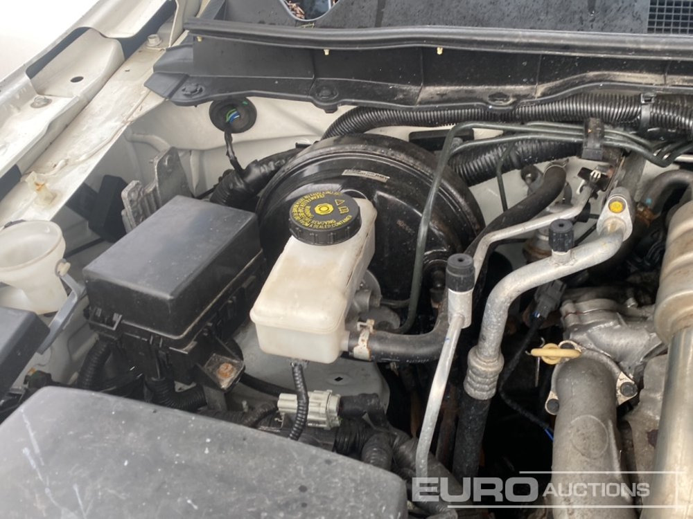 Pick-up 2016 Nissan Navara: photos 25 Pick-up 2016 Nissan Navara: photos 25