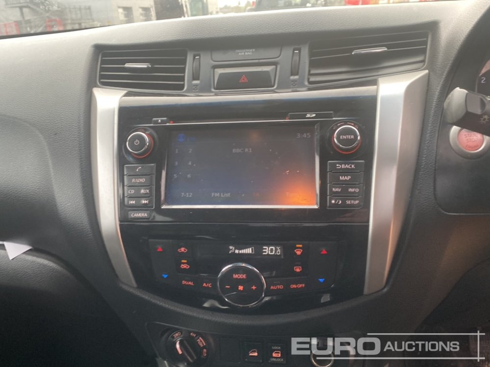 Pick-up 2016 Nissan Navara: photos 18 Pick-up 2016 Nissan Navara: photos 18