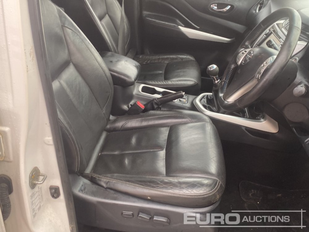 Pick-up 2016 Nissan Navara: photos 16 Pick-up 2016 Nissan Navara: photos 16