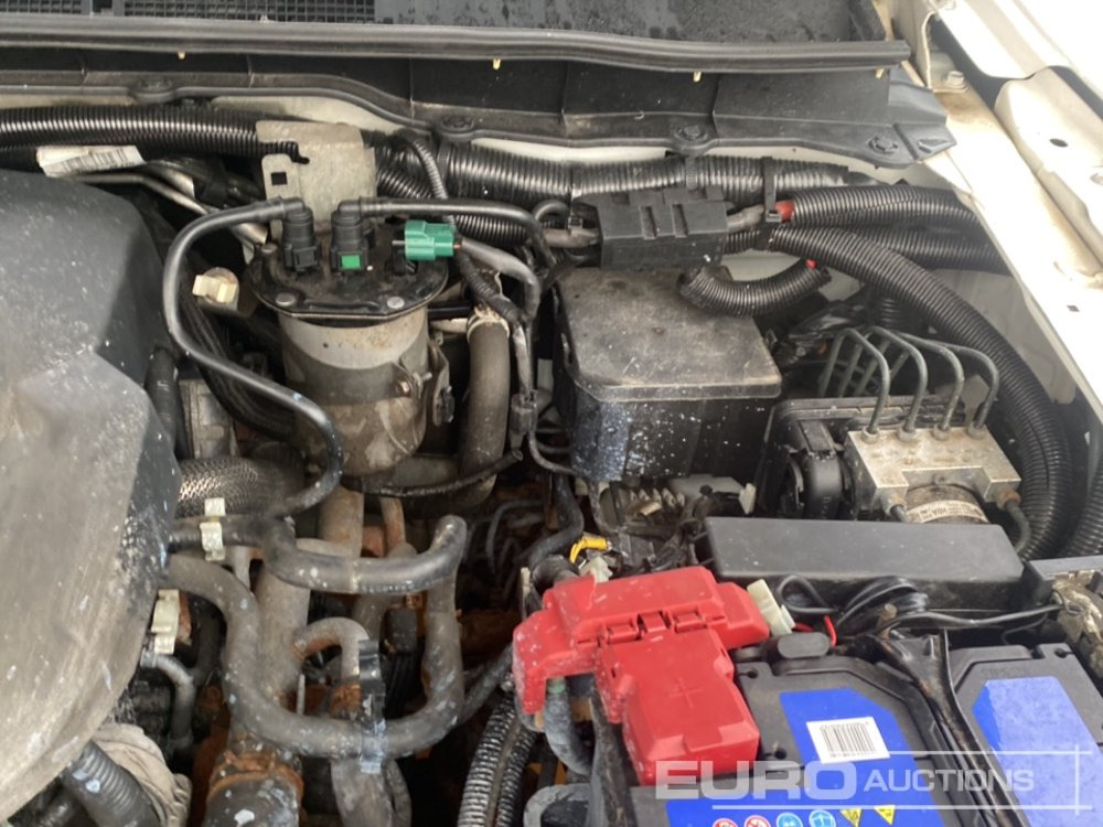 Pick-up 2016 Nissan Navara: photos 27 Pick-up 2016 Nissan Navara: photos 27