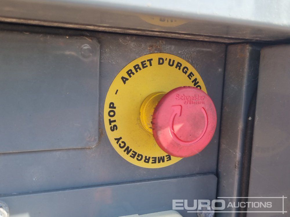 Groupe électrogène 2016 SDMO R110C3: photos 23