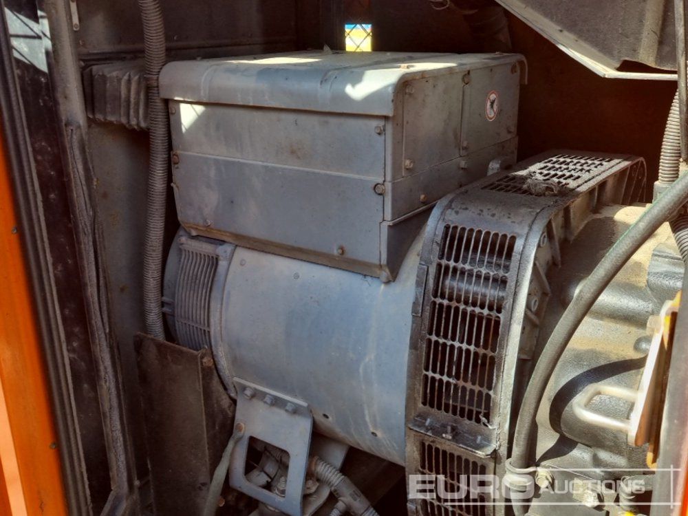 Groupe électrogène 2016 SDMO R110C3: photos 20