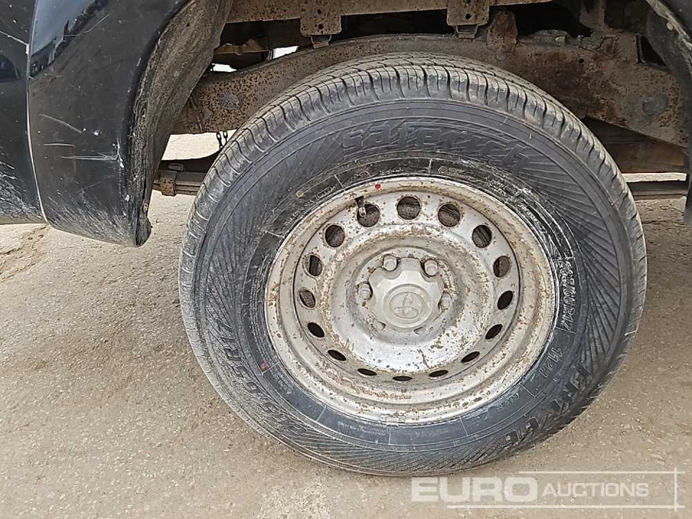 Pick-up 2016 Toyota Hilux: photos 11
