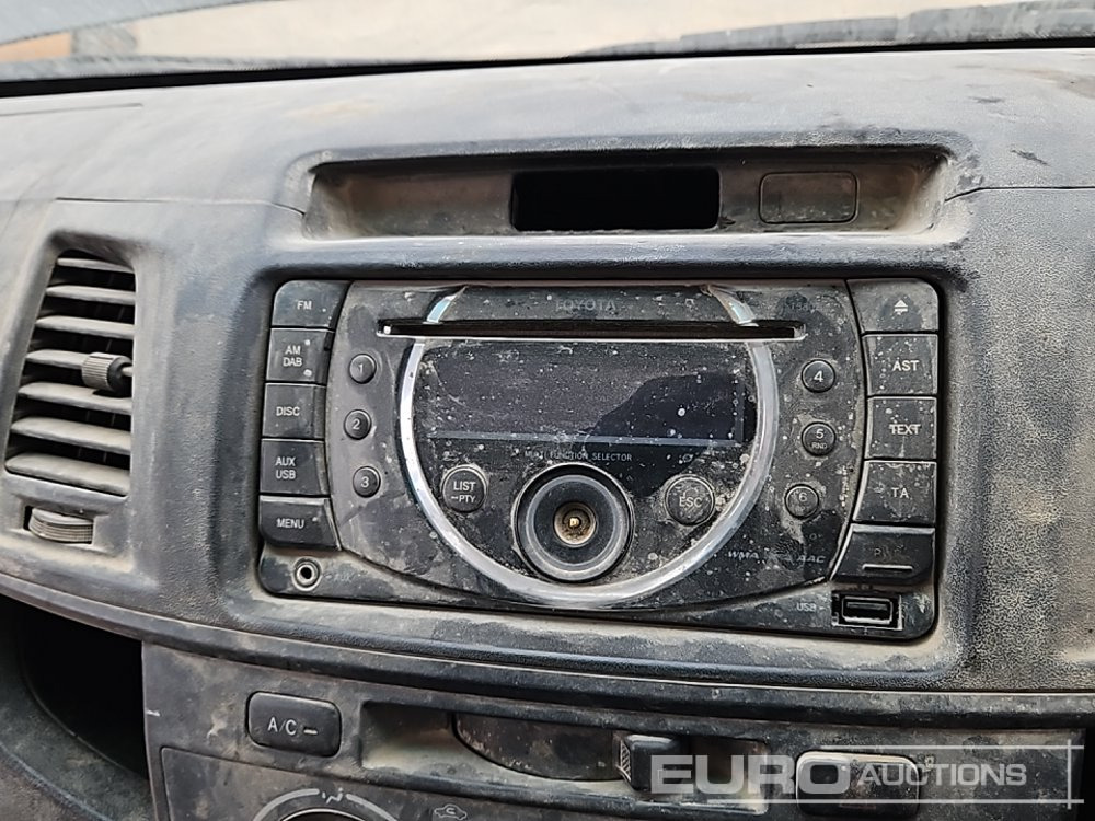Pick-up 2016 Toyota Hilux: photos 35