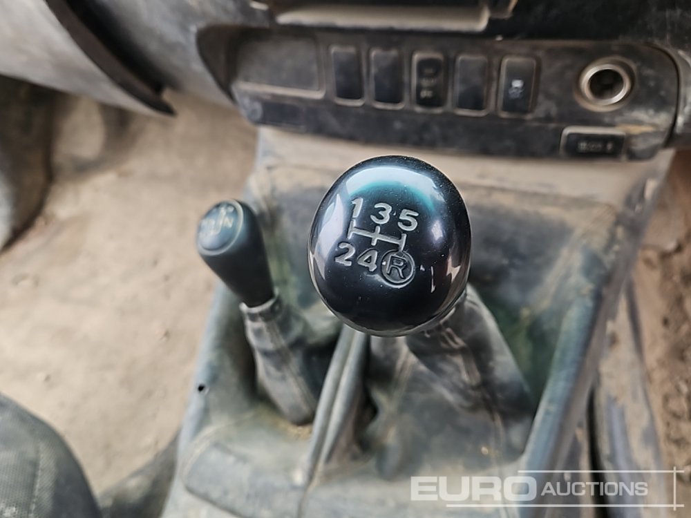 Pick-up 2016 Toyota Hilux: photos 32