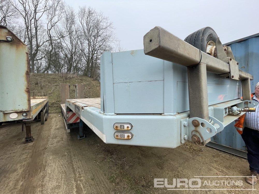 2017 Chieftain Tri Axle Stepframe Low Loader Trailer, Out Riggers, Hydraulic Fliptoe Ramps - Semi-remorque surbaissé: photos 2 2017 Chieftain Tri Axle Stepframe Low Loader Trailer, Out Riggers, Hydraulic Fliptoe Ramps - Semi-remorque surbaissé: photos 2