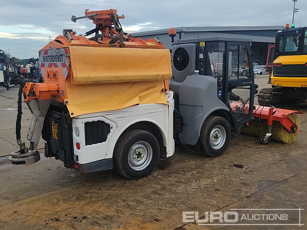 2017 Hako Citymaster 1600 4x2 Compact Gritter, Hydraulic Snow Plough & Sweeper Attachment, Reverse Camera, Automatic Gearbox (Reg. Docs. Available) - Balayeuse de voirie: photos 5 2017 Hako Citymaster 1600 4x2 Compact Gritter, Hydraulic Snow Plough & Sweeper Attachment, Reverse Camera, Automatic Gearbox (Reg. Docs. Available) - Balayeuse de voirie: photos 5