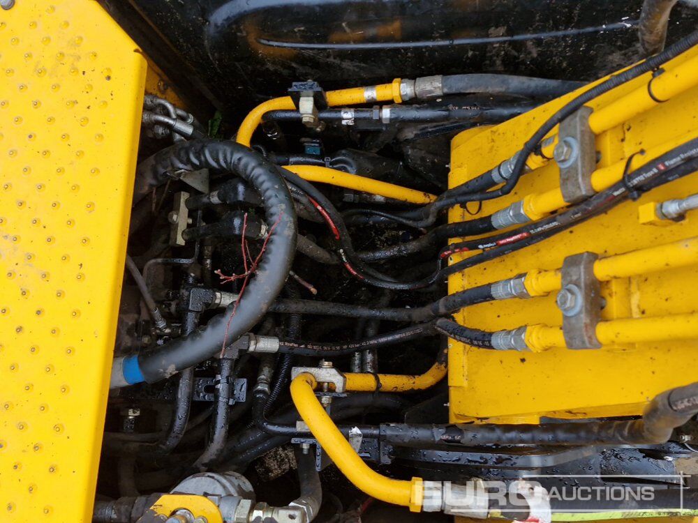 Pelle sur chenille 2017 JCB JS131LC: photos 30 Pelle sur chenille 2017 JCB JS131LC: photos 30