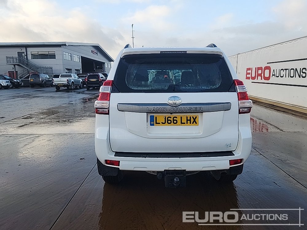 2017 Toyota Land Cruiser - SUV: photos 4 2017 Toyota Land Cruiser - SUV: photos 4