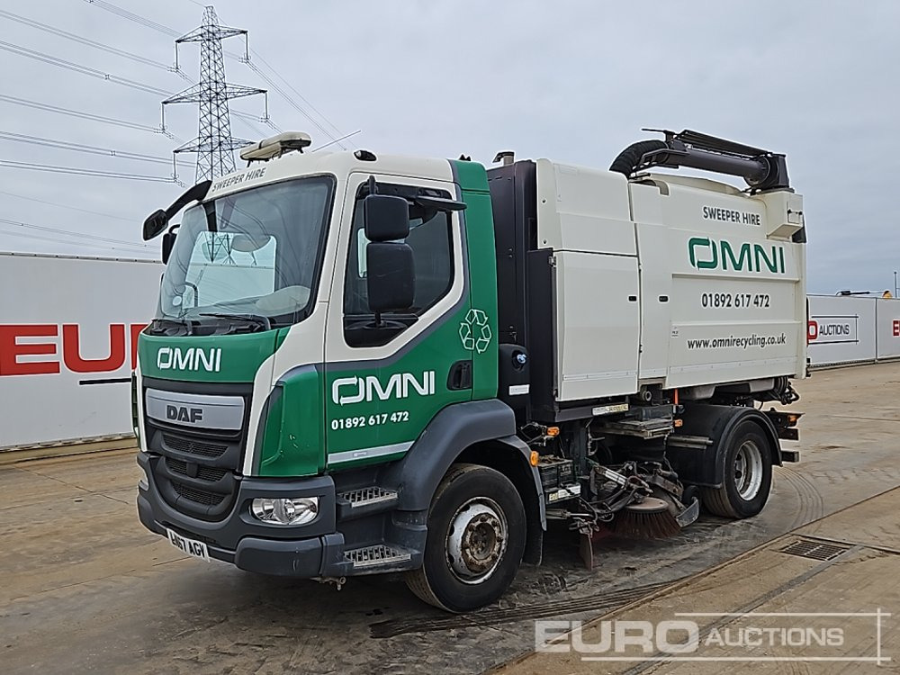 2018 DAF LF230 - Balayeuse de voirie: photos 1 2018 DAF LF230 - Balayeuse de voirie: photos 1