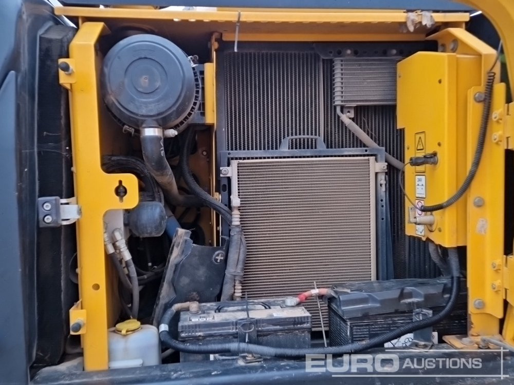 Pelle sur chenille 2018 JCB JS131LC: photos 30