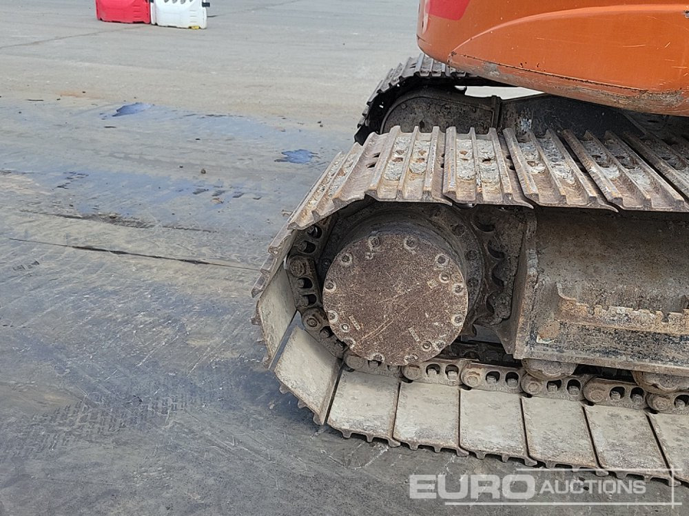 Pelle sur chenille 2019 Hitachi ZX135US-6: photos 15