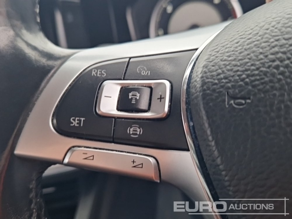SUV 2020 Volkswagen Touareg: photos 30