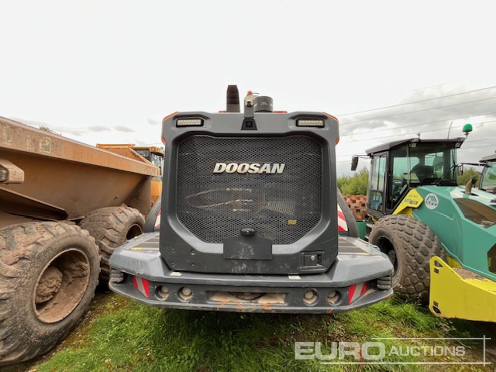 2021 Doosan DL320-7 - Chargeuse sur pneus: photos 4 2021 Doosan DL320-7 - Chargeuse sur pneus: photos 4
