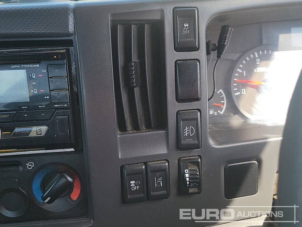 Camion citerne 2021 Isuzu N75-190: photos 35