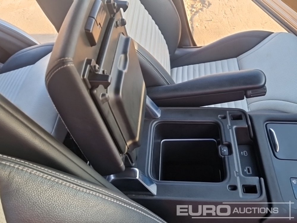 SUV 2022 Land Rover Discovery: photos 34
