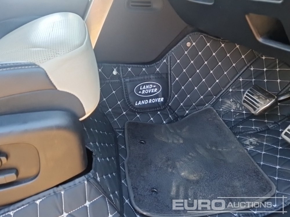 SUV 2022 Land Rover Discovery: photos 32