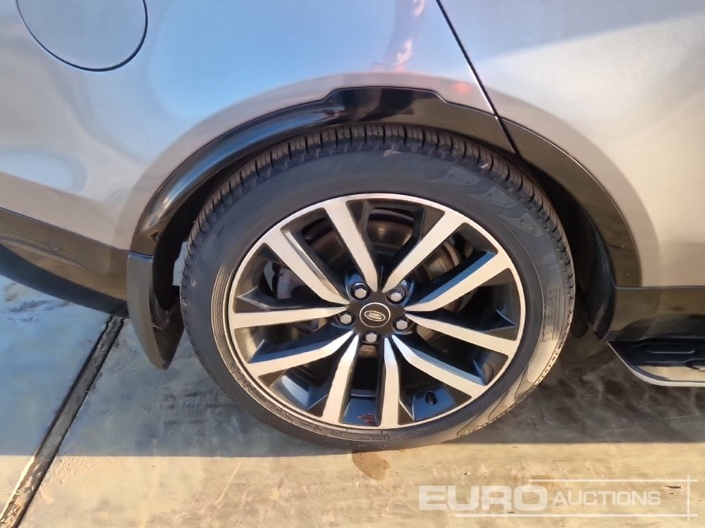 SUV 2022 Land Rover Discovery: photos 11