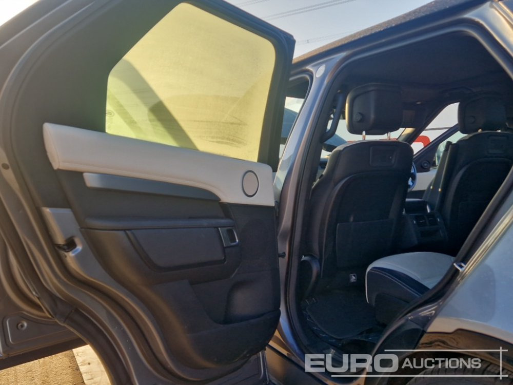 SUV 2022 Land Rover Discovery: photos 22
