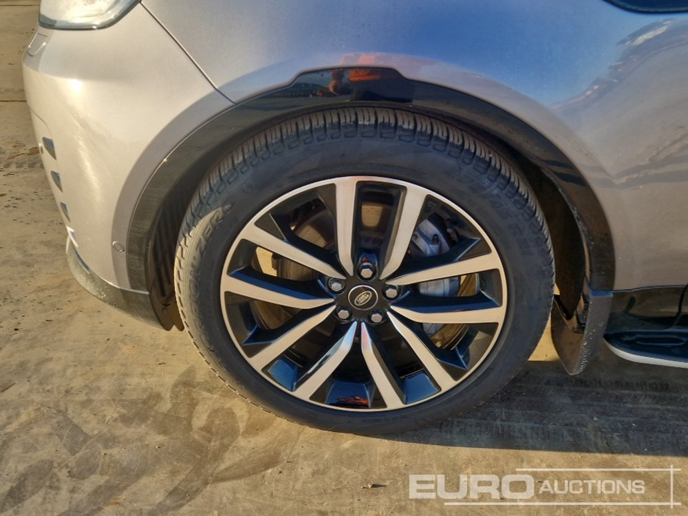 SUV 2022 Land Rover Discovery: photos 9