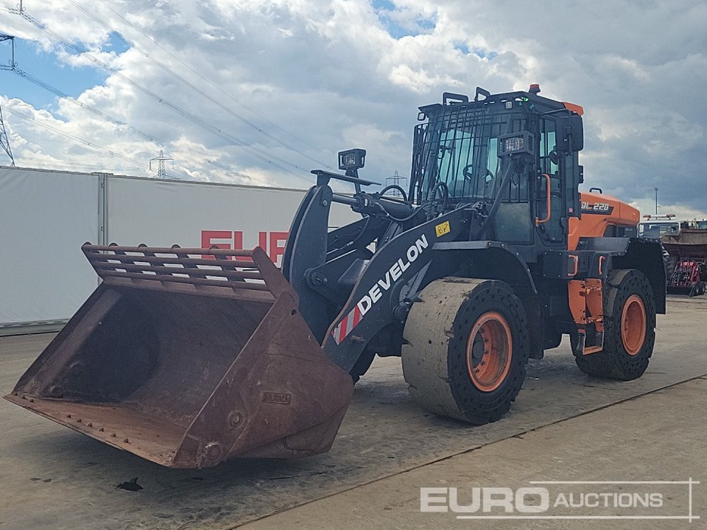 2023 Doosan DL220-7 - Chargeuse sur pneus: photos 1 2023 Doosan DL220-7 - Chargeuse sur pneus: photos 1
