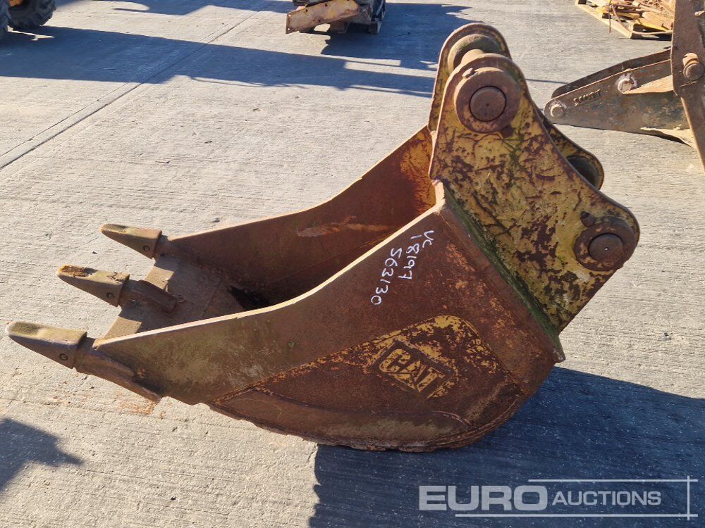 24" Digging Bucket 65mm Pins - Godet: photos 2 24" Digging Bucket 65mm Pins - Godet: photos 2