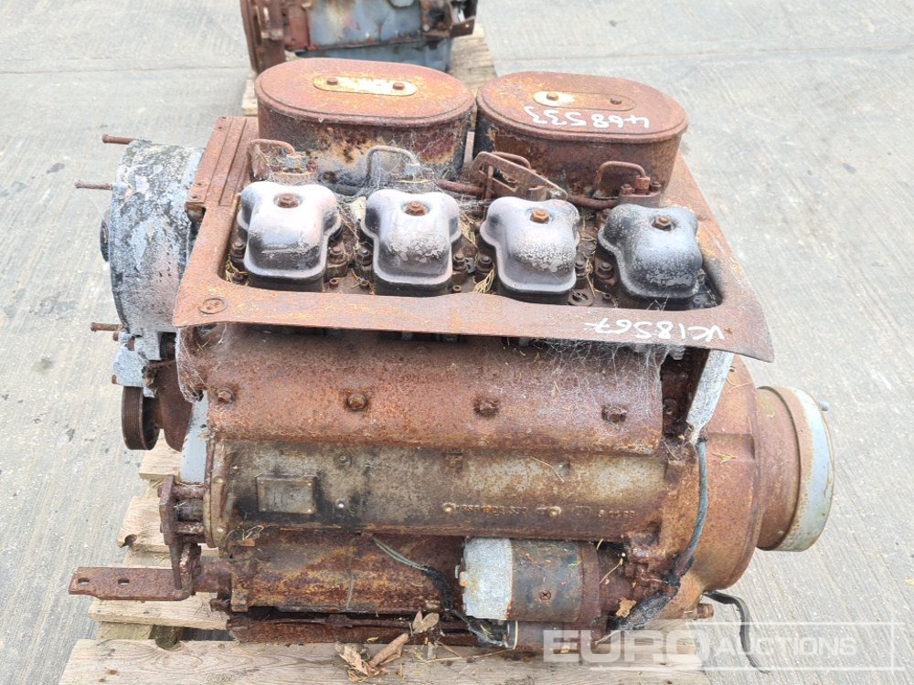 4 Cylinder Engine (Parts Missing) - Moteur: photos 2 4 Cylinder Engine (Parts Missing) - Moteur: photos 2