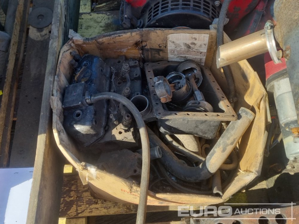 Moteur 4 Cylinder Engine (Spares), 3 Cylinder Engine (Spares), Single Cylinder Engine (3 of, Spares), Vaccuum Pump, Turbo (4 of), Fuel Pump, Cylinder Head: photos 21