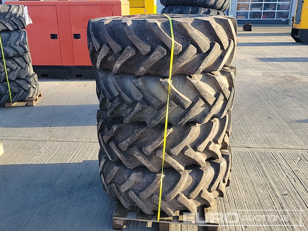 400/80-24 Tyre (4 of) - Pneu: photos 4 400/80-24 Tyre (4 of) - Pneu: photos 4