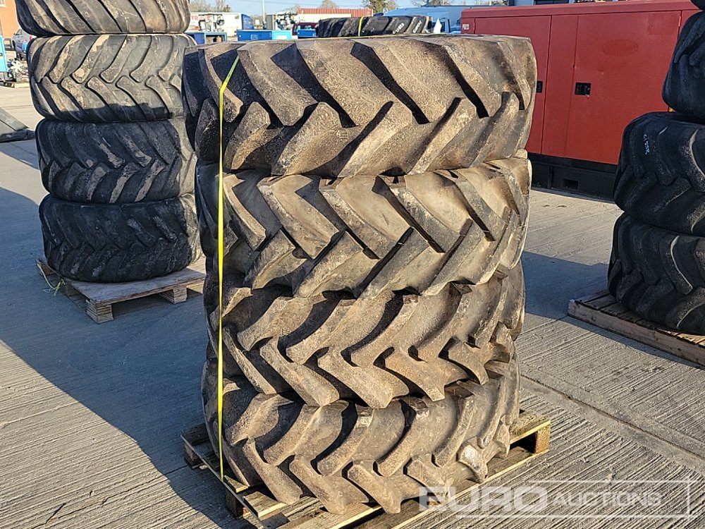 400/80-24 Tyre (4 of) - Pneu: photos 5 400/80-24 Tyre (4 of) - Pneu: photos 5