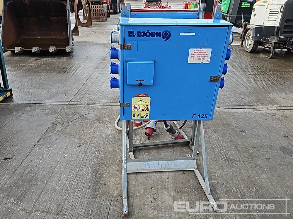 400 Volt Distroburion Box (3 of) - L'équipement de construction: photos 4 400 Volt Distroburion Box (3 of) - L'équipement de construction: photos 4