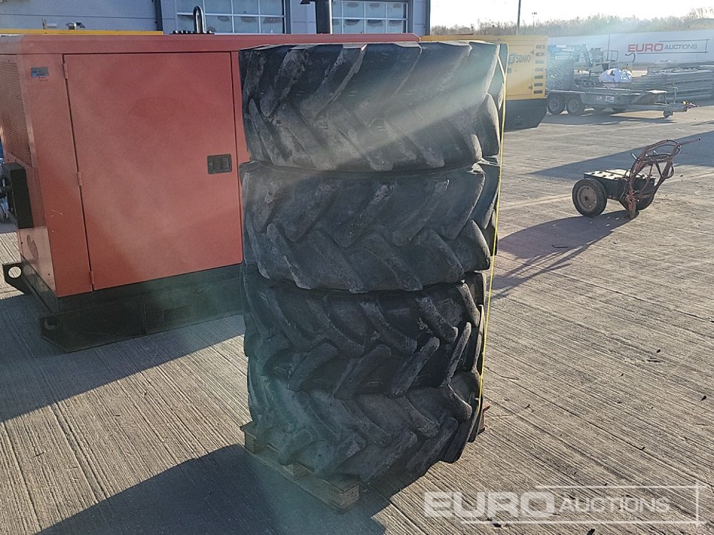 405/70-20 Tyre (4 of) - Pneu: photos 5 405/70-20 Tyre (4 of) - Pneu: photos 5