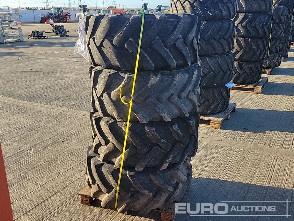 405/70-20 Tyre (4 of) - Pneu: photos 2 405/70-20 Tyre (4 of) - Pneu: photos 2