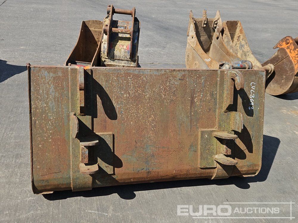 60" Loading Bucket to suit Telehandler - Godet: photos 4 60" Loading Bucket to suit Telehandler - Godet: photos 4