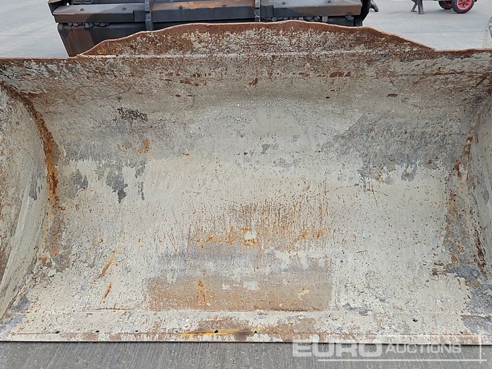 Godet 70" Loading Bucket to suit Telehandler: photos 11