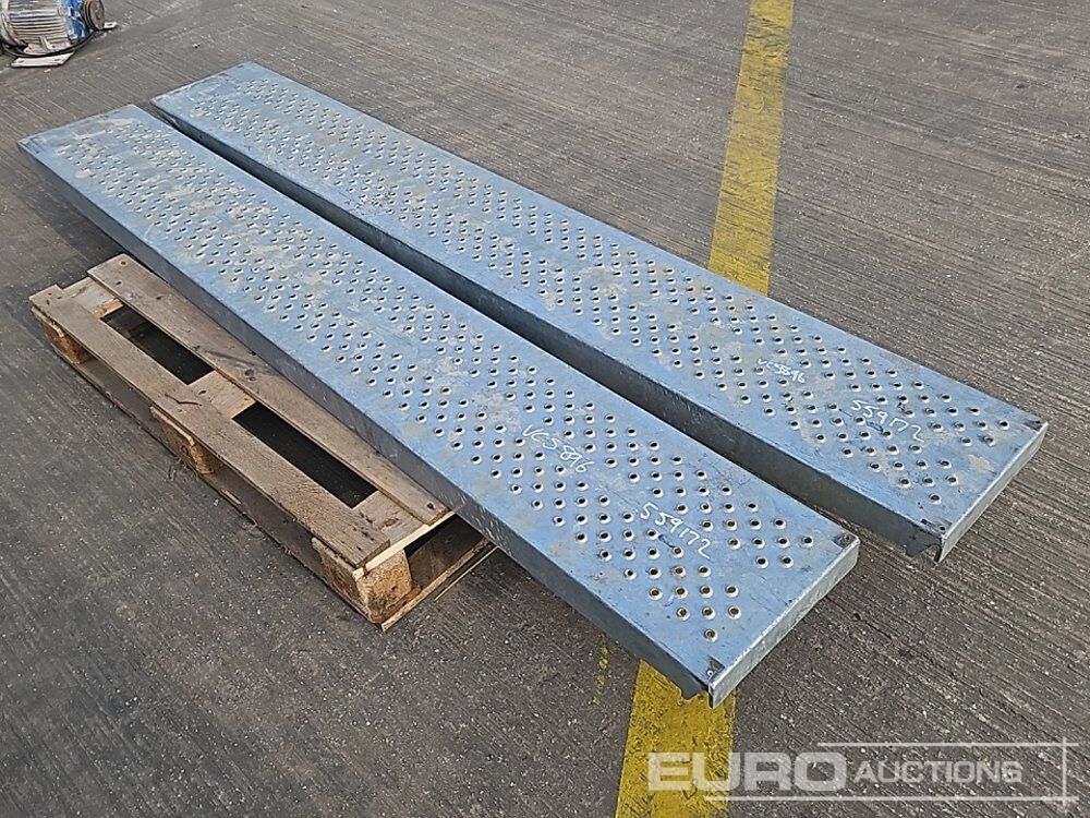 8' Loading Ramp (2 of) - L'équipement de construction: photos 1 8' Loading Ramp (2 of) - L'équipement de construction: photos 1