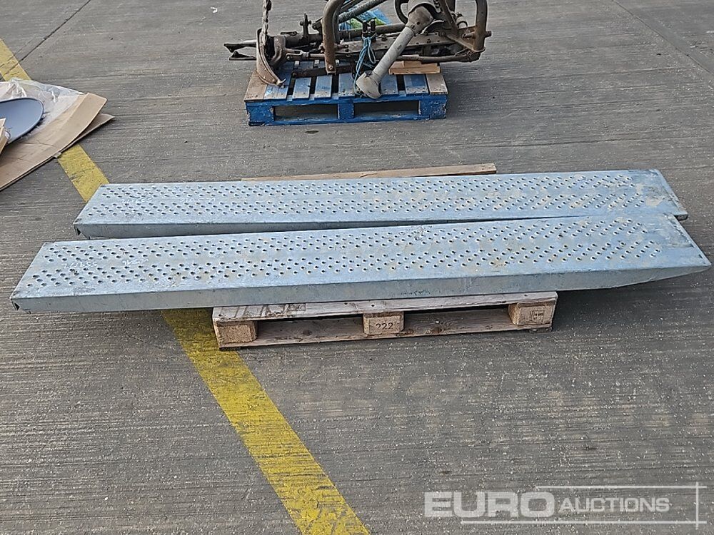 8' Loading Ramp (2 of) - L'équipement de construction: photos 4 8' Loading Ramp (2 of) - L'équipement de construction: photos 4