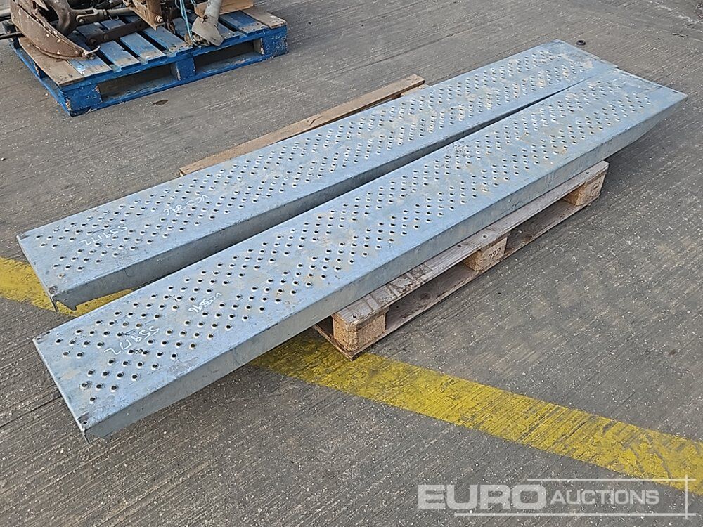 8' Loading Ramp (2 of) - L'équipement de construction: photos 3 8' Loading Ramp (2 of) - L'équipement de construction: photos 3