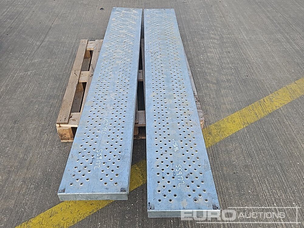 8' Loading Ramp (2 of) - L'équipement de construction: photos 2 8' Loading Ramp (2 of) - L'équipement de construction: photos 2