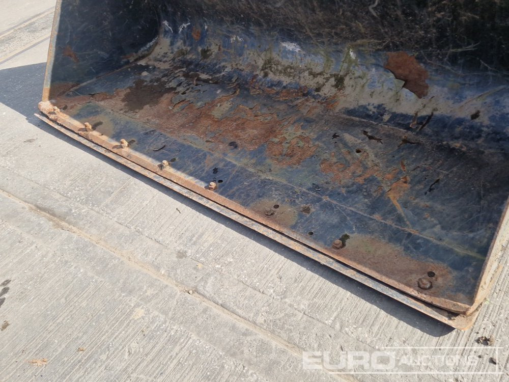 Godet 90" Loading Bucket to suit Telehandler: photos 11