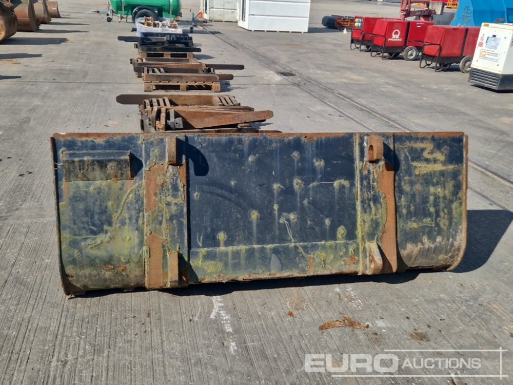 Godet 90" Loading Bucket to suit Telehandler: photos 6