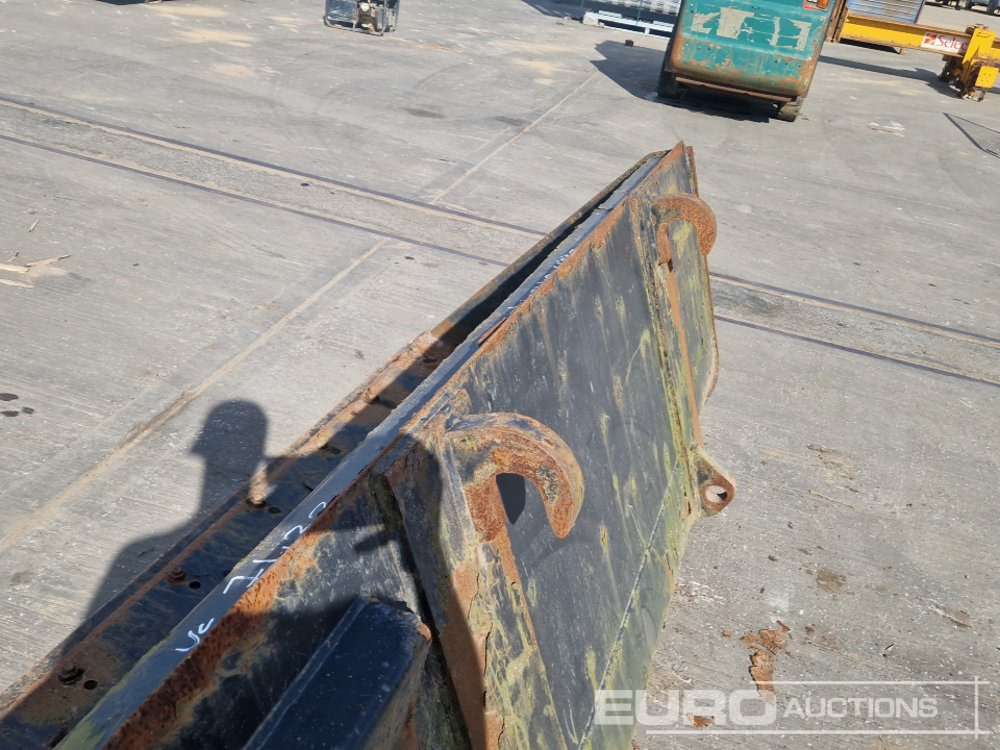 Godet 90" Loading Bucket to suit Telehandler: photos 12