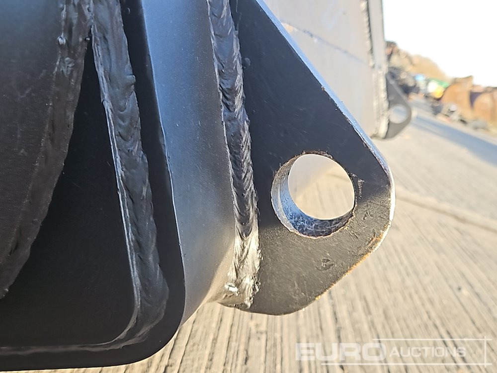 Godet neuf 90" Loading Bucket to suit Telehandler: photos 17 Godet neuf 90" Loading Bucket to suit Telehandler: photos 17