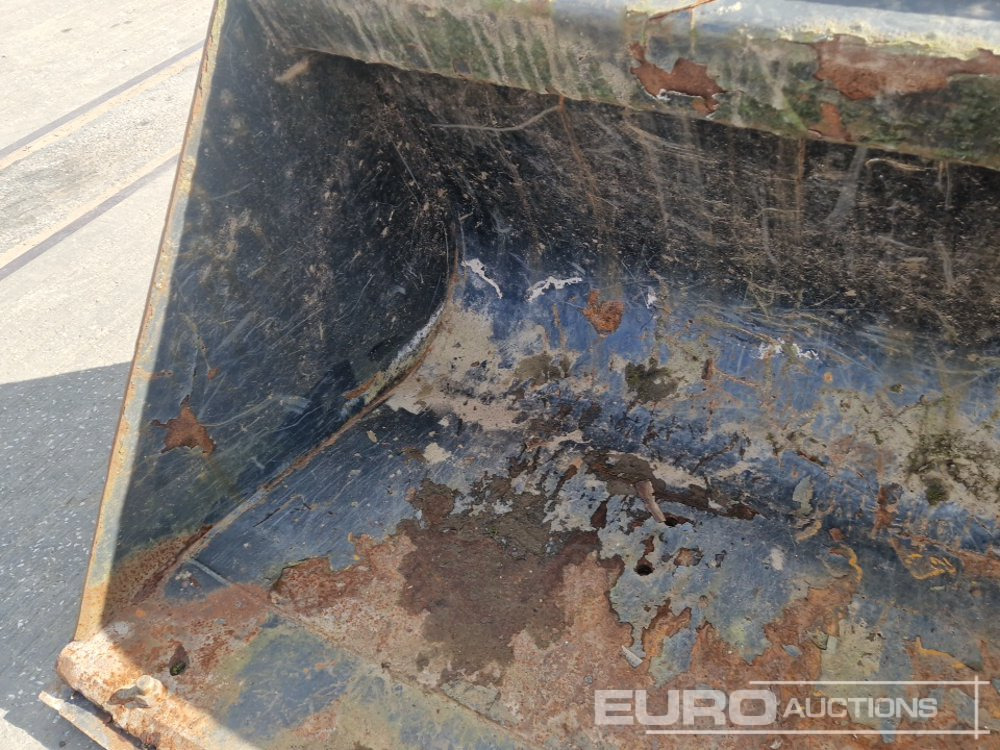 Godet 90" Loading Bucket to suit Telehandler: photos 10