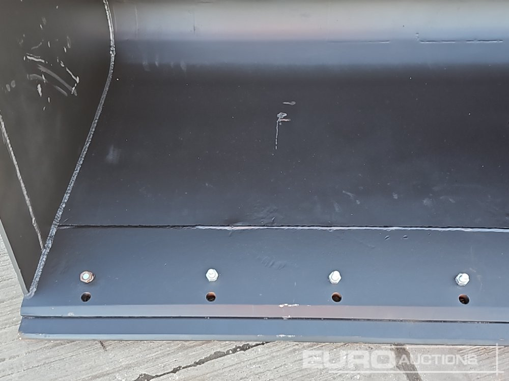 Godet neuf 90" Loading Bucket to suit Telehandler: photos 9 Godet neuf 90" Loading Bucket to suit Telehandler: photos 9