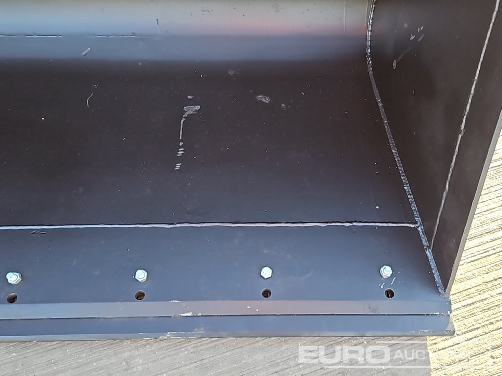 Godet neuf 90" Loading Bucket to suit Telehandler: photos 11 Godet neuf 90" Loading Bucket to suit Telehandler: photos 11