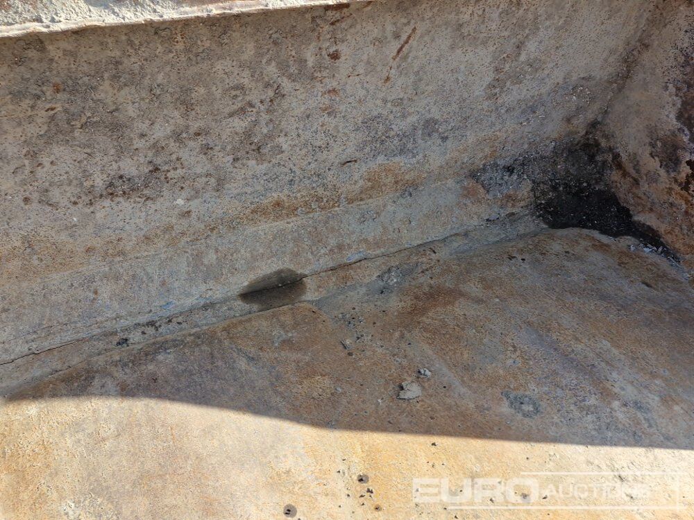 Godet 92" Loading Bucket to suit Telehandler: photos 12 Godet 92" Loading Bucket to suit Telehandler: photos 12